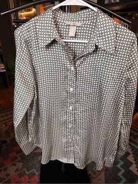 H&M Women’s Black & White Geometric Button-Down Shirt
